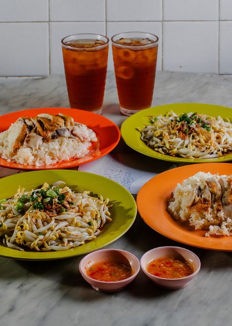 Tender Hainanese chicken served with crisp Ipoh beansprouts and aromatic oil rice.