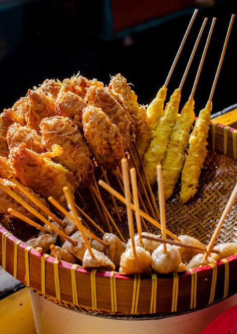 Crispy, delicate telur gulung, a nostalgic Indonesian street-food favourite.