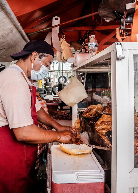 Join our lunchtime Playa del Carmen food tour with 14+ tastings