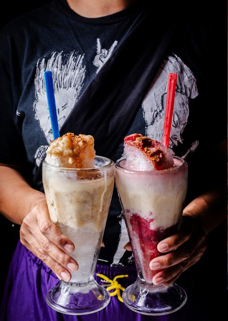 Sign off with crushed sweet corn mash, machacado de elote)