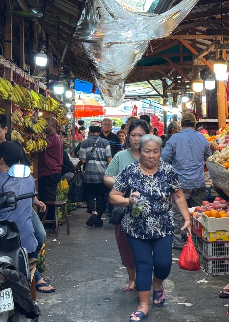 Explore one of Jakarta's most vibrant traditional markets.