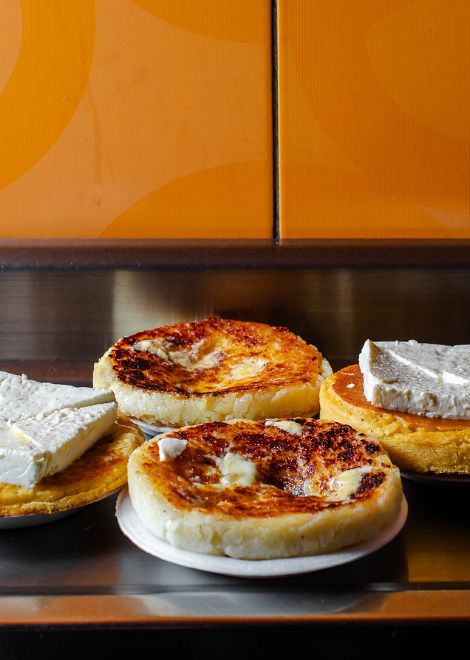 Freshly griddled arepa de chócolo, golden outside and soft within.