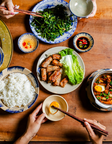 Caramelized braised pork with stir-fried morning glory