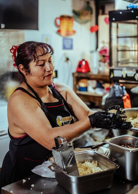 Discover the flavours of Quito through 14+ local tastings.