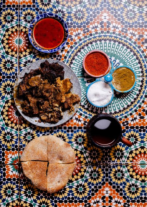 Steamed mfouar meat with spiced seffa rice noodles