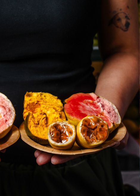Discover the incredible diversity of Peru's seasonal fruits.
