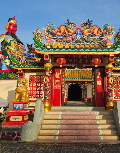 A cultural breather at the ornate Nathon shrine