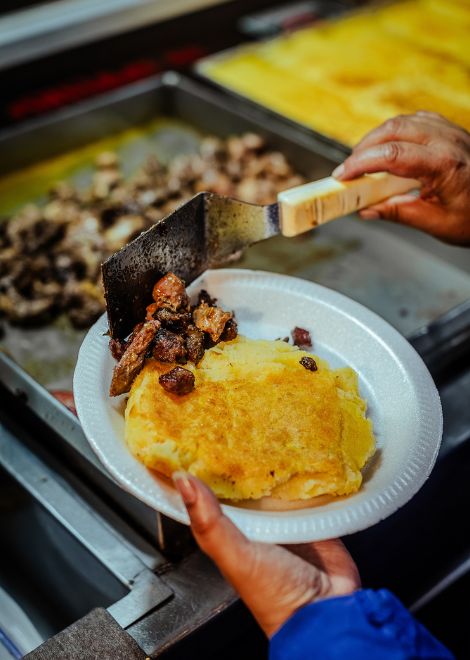 Led by one of our Quito tastemakers. 