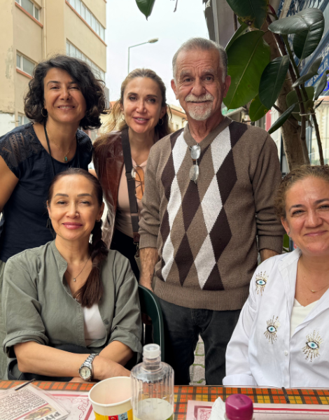 Meet locals and make new foodie friends on our small group tour