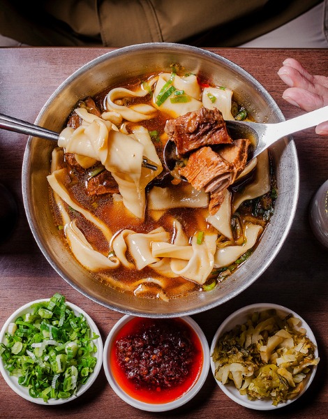 Tender beef in niu rou mian noodle soup
