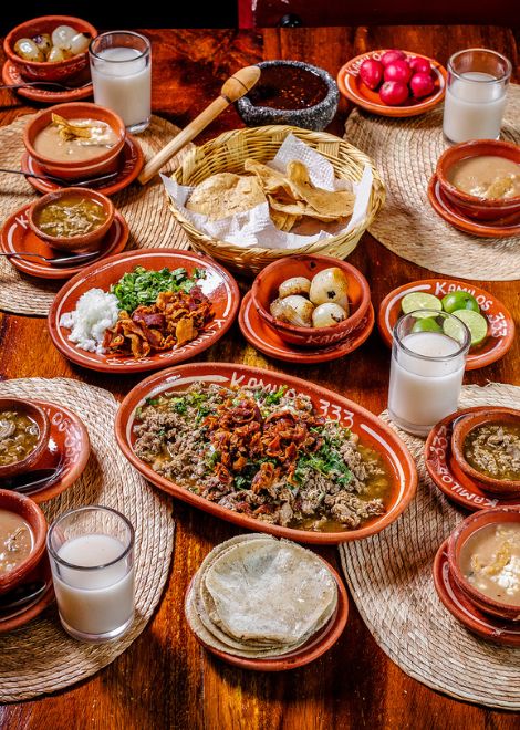 Sopita de frijoles and carne su jugo 