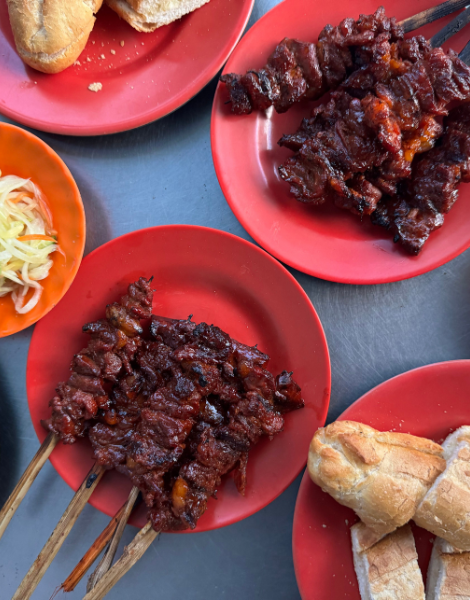 Marinated beef skewers in tasty kroeug pastes