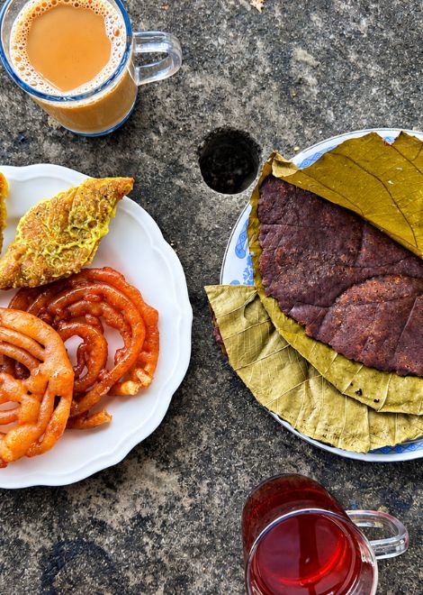 Discover Sri Lanka's teatime traditions with steamed helapa, golden mung kevum and syrupy fritters.
