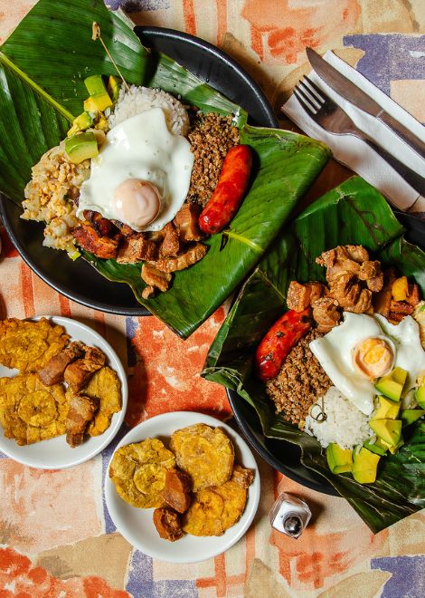 Discover the flavours of Medellín on our 12+ tasting food tour.