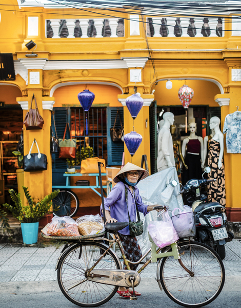 Marvel at the lantern ancient town of Hoi An