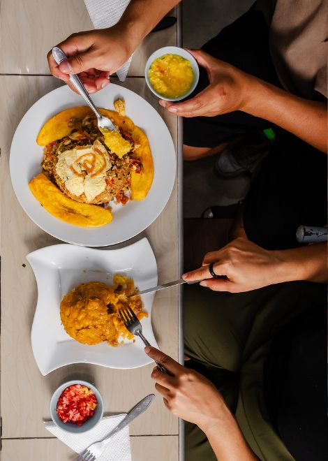 Discover the bold flavours of the Peruvian Amazon with arroz chaufa amazónico, tacacho and ají de cocona.