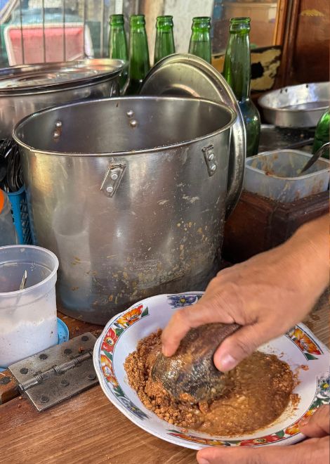 Explore Glodok's legendary street food scene.