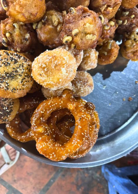 Golden nom kong and crisp nom kroch filled with sweet mung bean.
