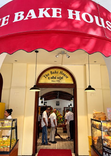 Hop aboard a tuk-tuk for 15+ tastings through Kandy's lush hill country.