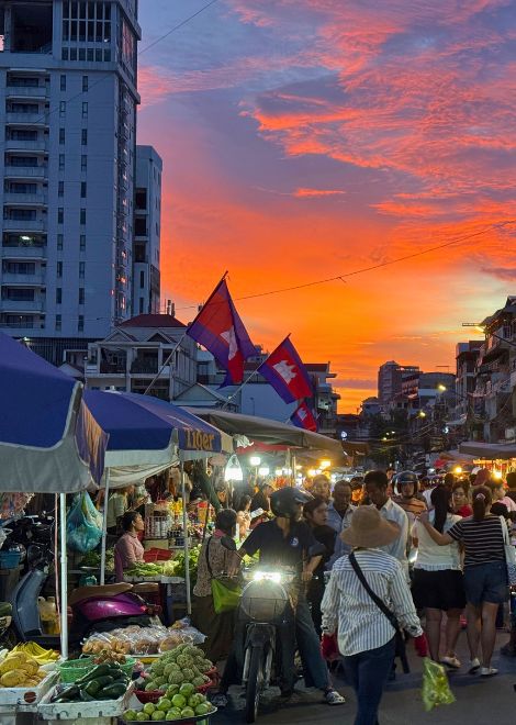Join our evening food tour for 15+ tastings through the streets of Phnom Penh