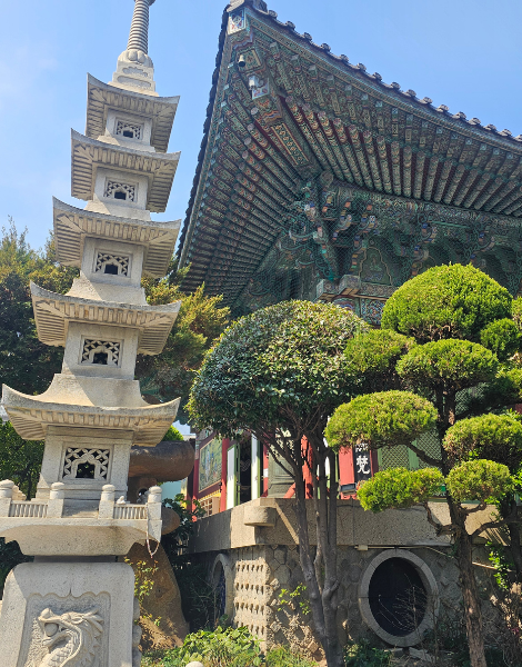 Stroll past historical sights of South Korea