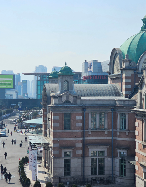 See Seoul old and new on our walking tour