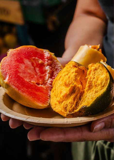 From familiar favourites to rare discoveries, explore Peru's seasonal fruits.