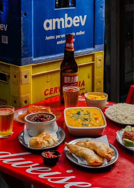 Finish the evening with an ice-cold beer and a selection of Brazilian classics at a traditional botequim