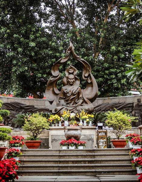 Meet your guide in the heart of District 3, an area for locals-in-the-know