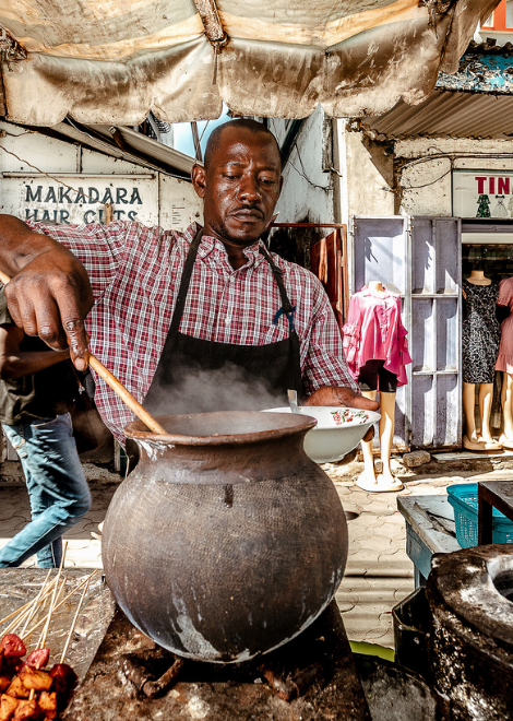 Join our daily 15+ taster Mombasa food tour 