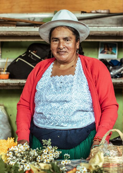 Taste your way through 15+ dishes at markets, street stalls and local eateries.
