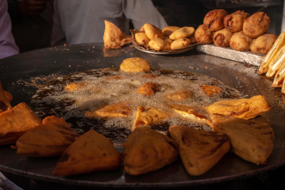must try street food in Delhi - pakora