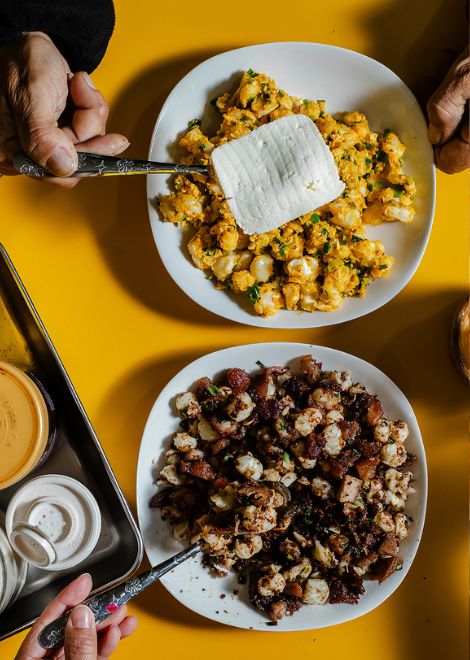 Mote sucio with pork fat alongside comforting mote pillo with scrambled egg.