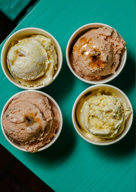 Sign off with a refreshing helado mixto.