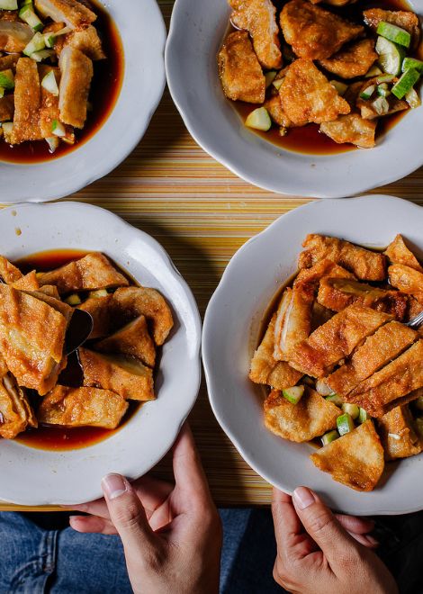 Traditional ketoprak, rice cakes and tofu smothered in rich peanut sauce.