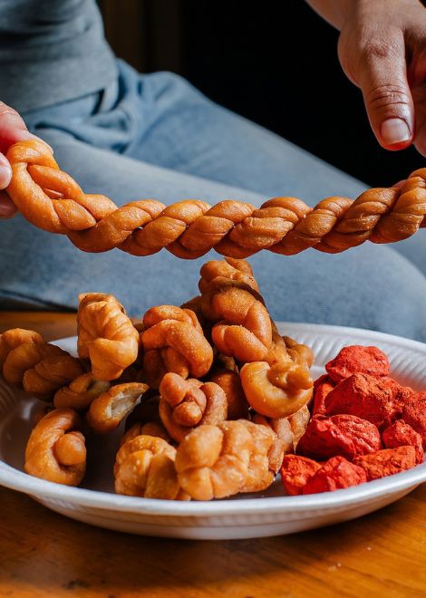 Mafa fried sweet dough twists.