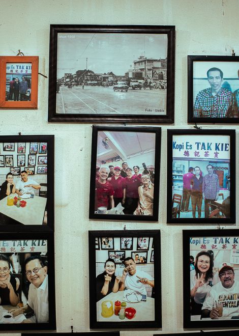 Discover hidden food spots tucked away in Glodok's backstreets.