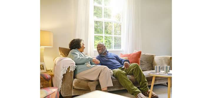 12 Couple Husband Wife sofa Chatting (1)