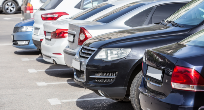 Buy or wait? Used cars are cheaper and most sold after a price cut