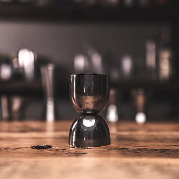 Jigger Vs. Shot Glass: Which Bar Tool To Use & When? – Advanced Mixology