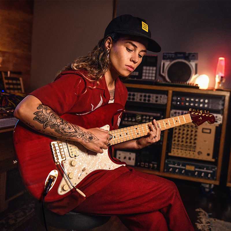 Fender Guitars Electric Acoustic Bass Guitars Amps Pro Audio