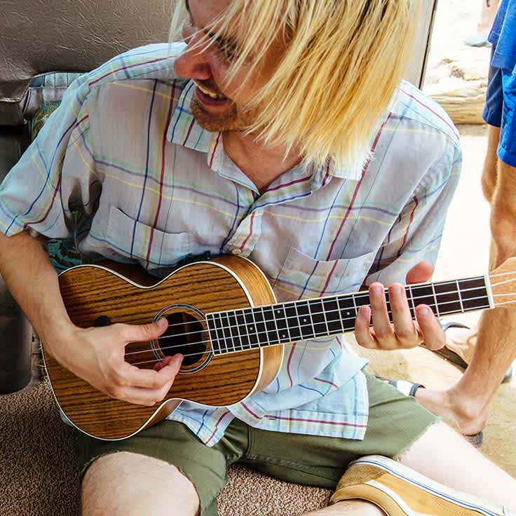 How to Strum a Ukulele for Beginners