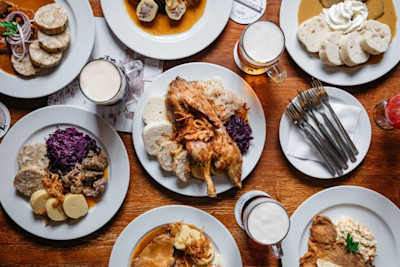 Traditionelles Dinner mit Getränke-Flatrate image