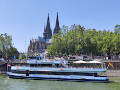 Bootsrundfahrt entlang des Rheins - 90 Minuten