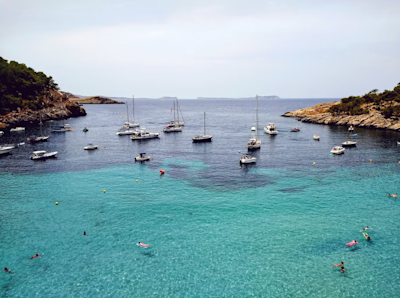Bouée Tractée Banane à Ibiza | Un EVG fun à la mer