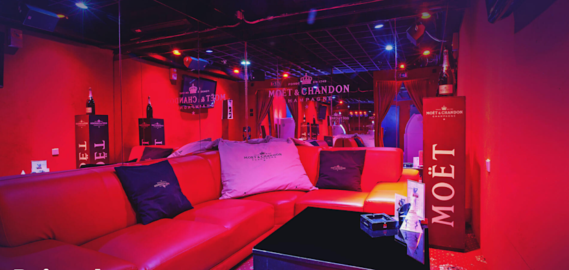 Tournée des Clubs de Striptease à Prague Devis en 5 min EVG.fr