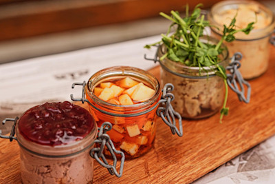 Traditionelles Dinner mit Getränke-Flatrate image