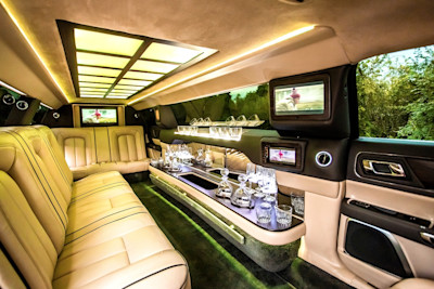 Strip-tease en limousine image