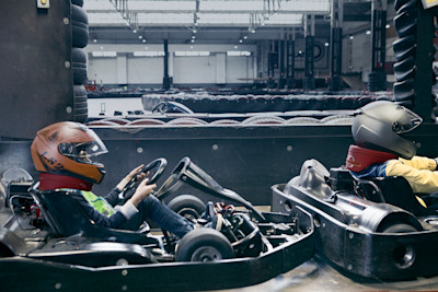 Karting en intérieur ou extérieur image