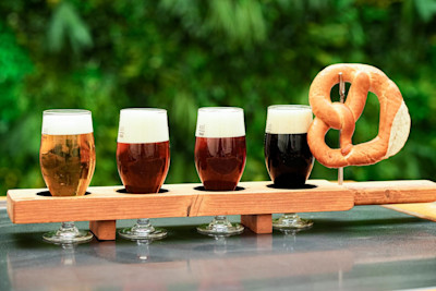 Traditionelles Dinner mit Getränke-Flatrate image